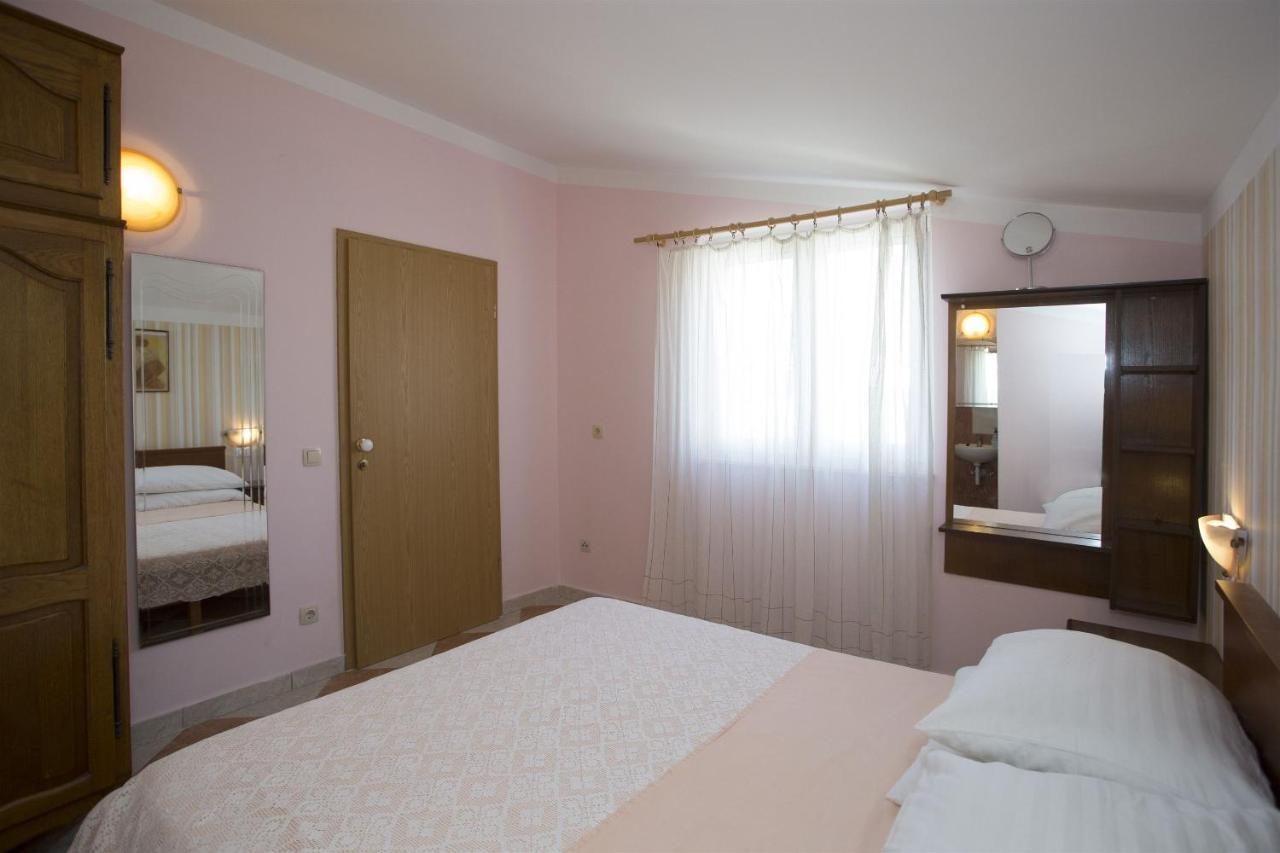 Apartments Gudelj Трогир Экстерьер фото