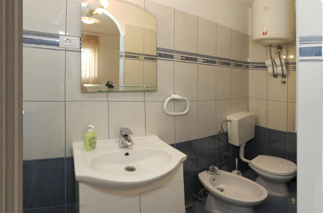 Apartments Gudelj Трогир Экстерьер фото