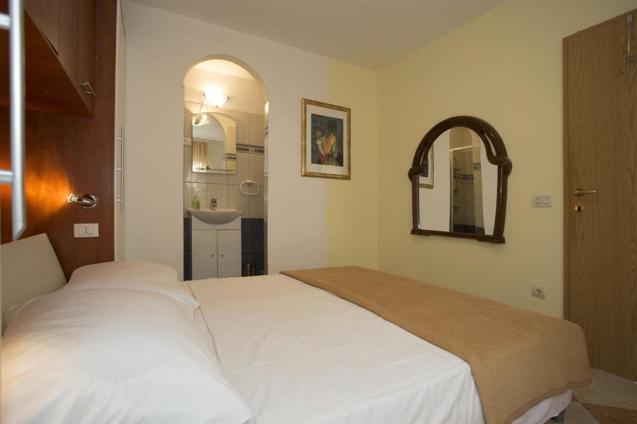 Apartments Gudelj Трогир Экстерьер фото