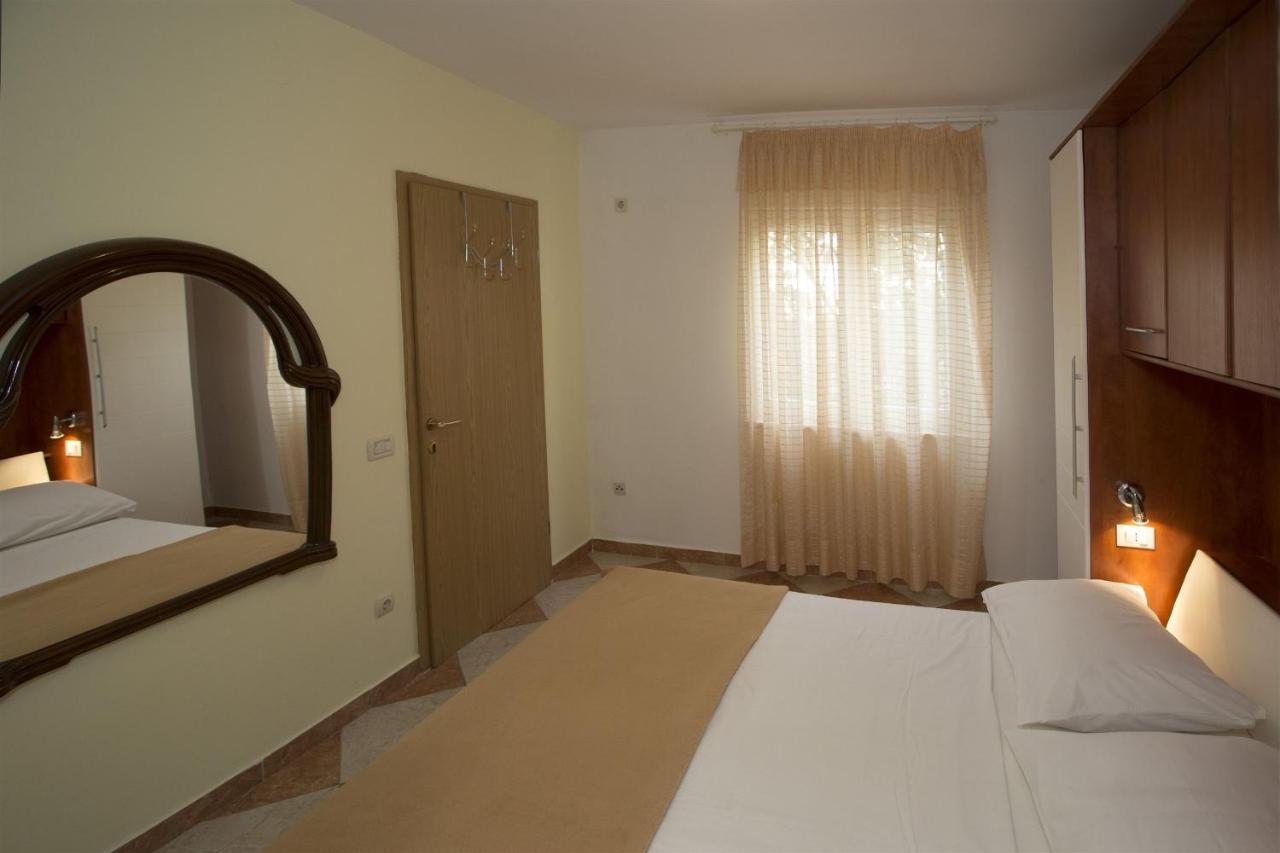 Apartments Gudelj Трогир Экстерьер фото
