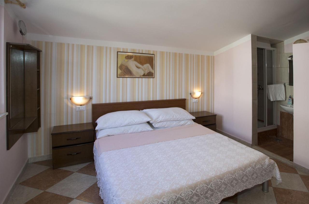 Apartments Gudelj Трогир Экстерьер фото