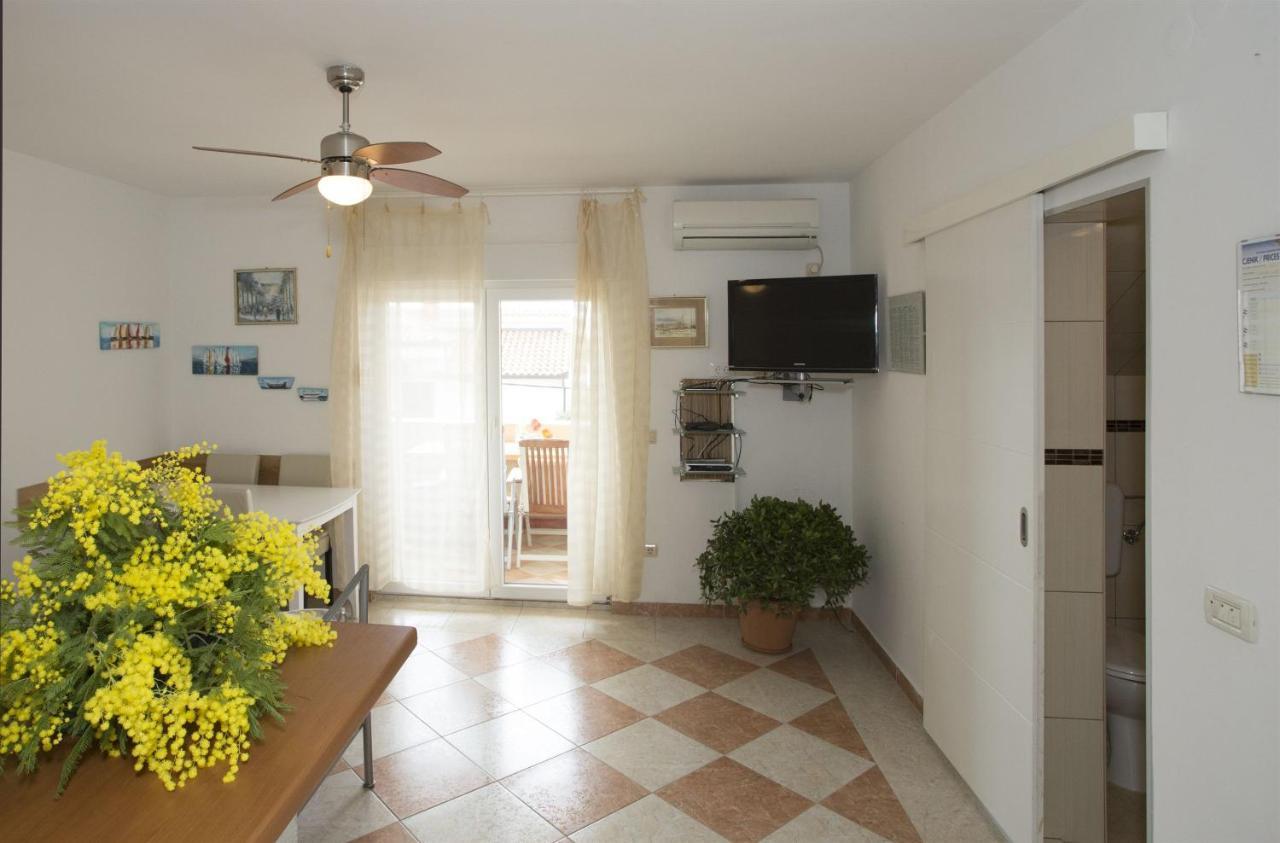 Apartments Gudelj Трогир Экстерьер фото