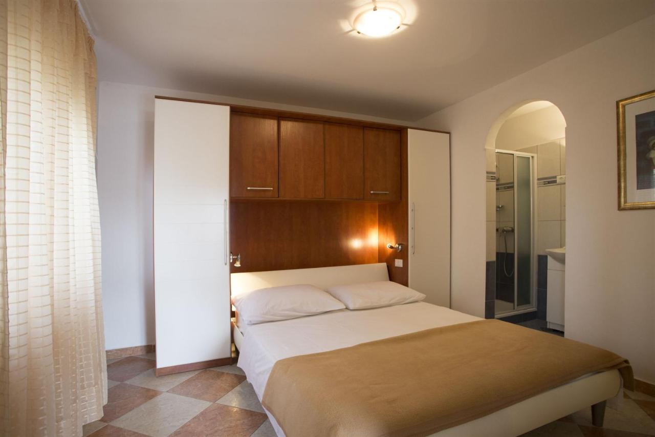 Apartments Gudelj Трогир Экстерьер фото