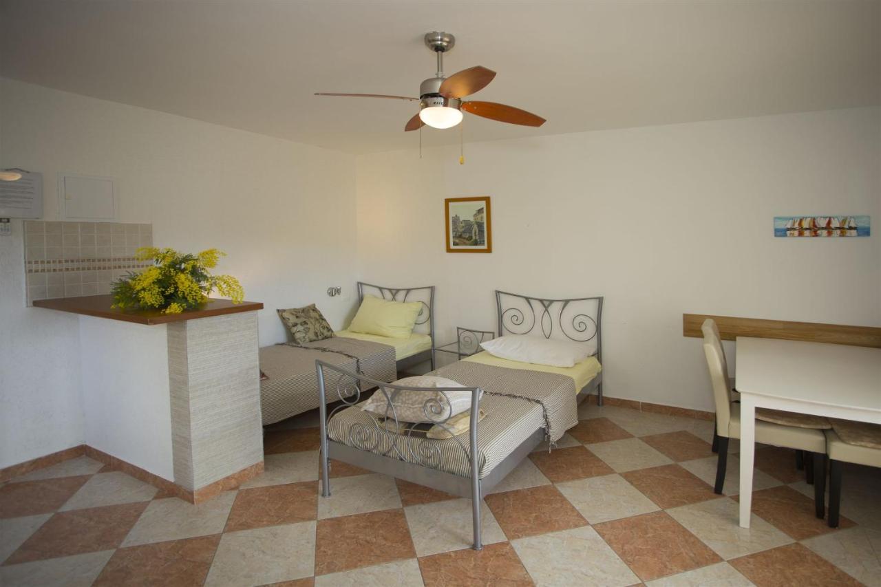 Apartments Gudelj Трогир Экстерьер фото